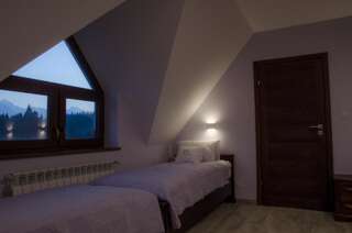 Отели типа «постель и завтрак» Willa Pod Górską Lawendą Юргув Четырехместный номер с видом на горы-5